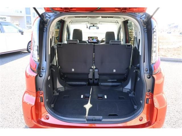 TOYOTA SIENTA HYBRID 2024 Image 31