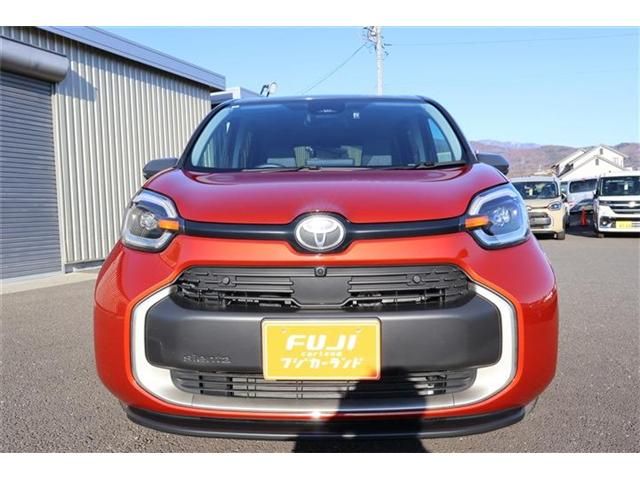 TOYOTA SIENTA HYBRID 2024 Image 31