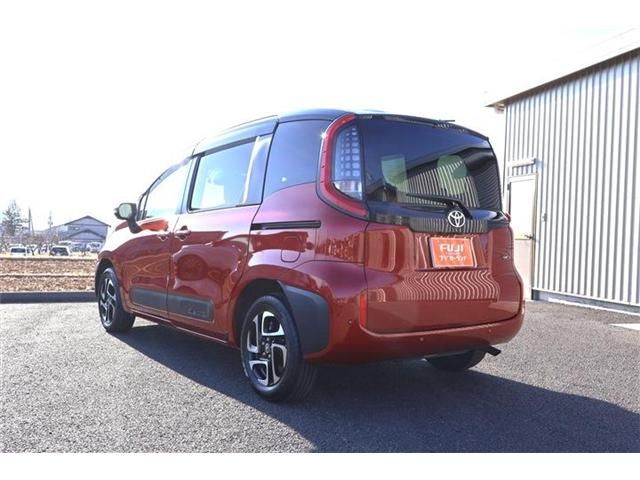 TOYOTA SIENTA HYBRID 2024 Image 31