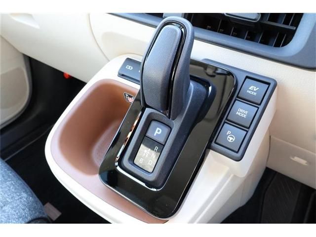 TOYOTA SIENTA HYBRID 2024 Image 31