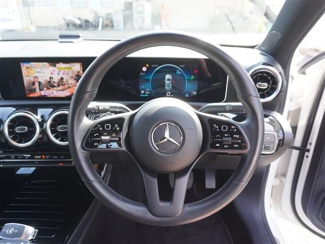 MERCEDES BENZ A CLAS 2019 Image 31