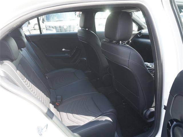 MERCEDES BENZ A CLAS 2019 Image 31