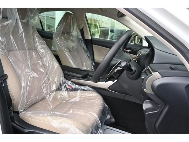 TOYOTA LEXUS IS300H 2019 Image 31