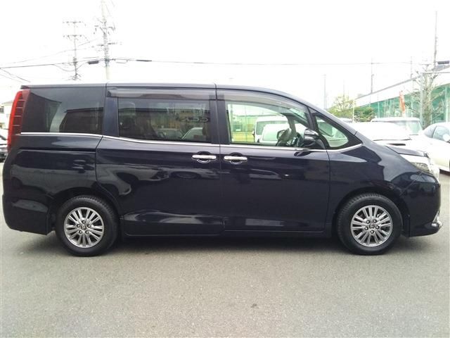 TOYOTA ESQUIRE 2015 Image 31