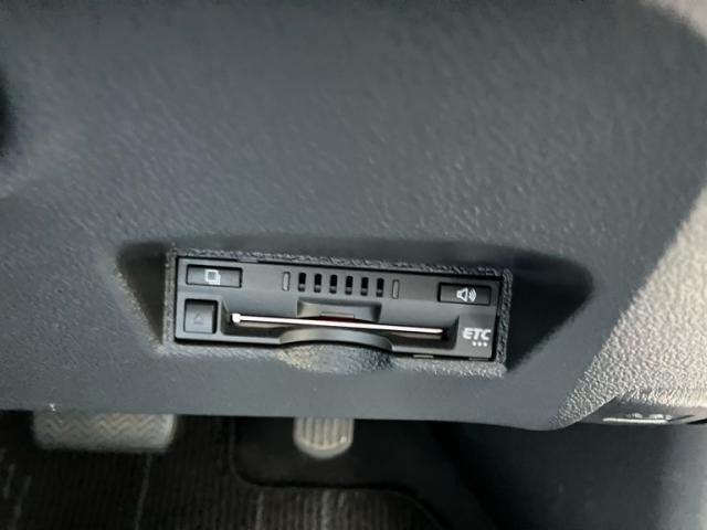 TOYOTA PRIUS 2018 Image 31