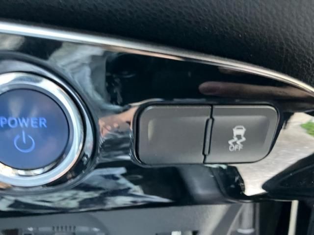 TOYOTA PRIUS 2018 Image 31