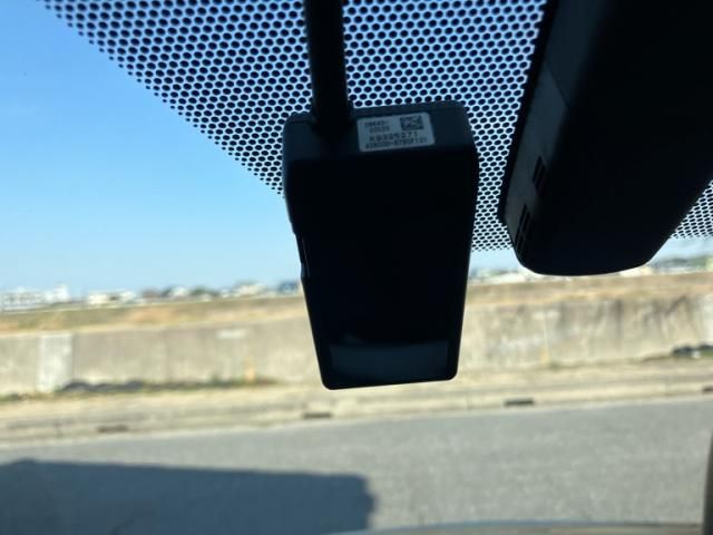 TOYOTA PRIUS 2018 Image 31