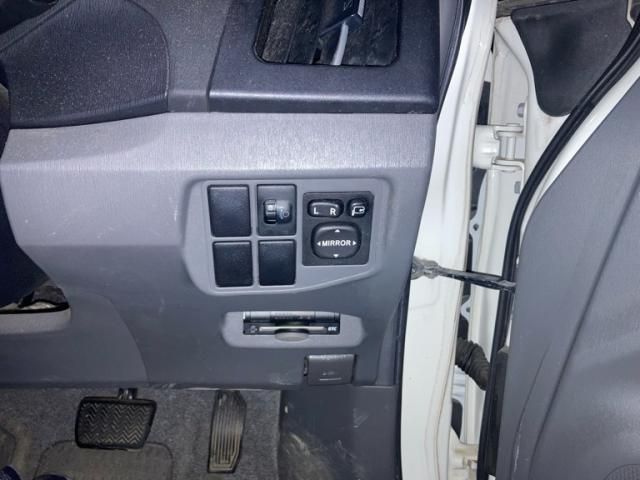 TOYOTA PRIUS 2010 Image 31