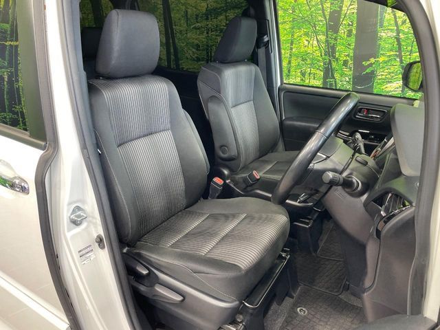 TOYOTA VOXY 2019 Image 31