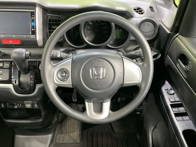 HONDA N BOX 2017 Image 31