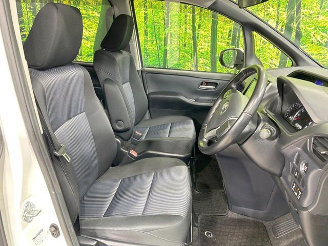 TOYOTA VOXY 2014 Image 31