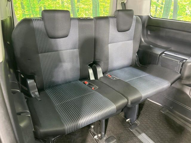 TOYOTA VOXY 2014 Image 31