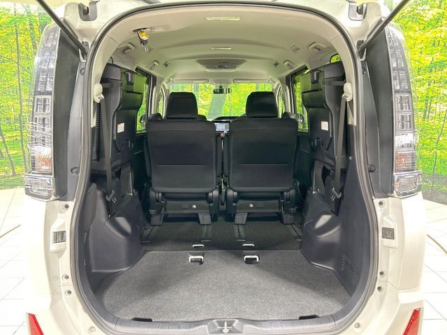 TOYOTA VOXY 2014 Image 31