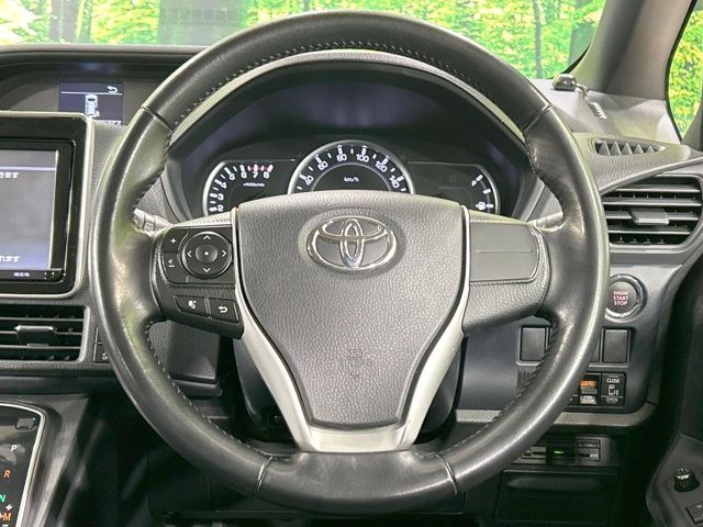 TOYOTA VOXY 2014 Image 31