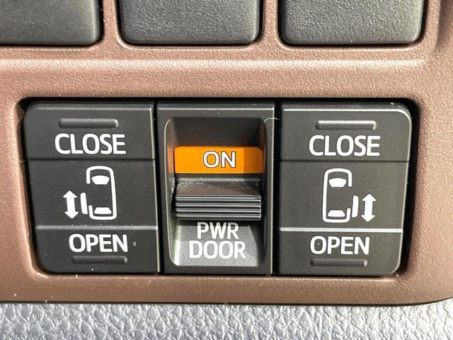 TOYOTA ESQUIRE 2015 Image 31