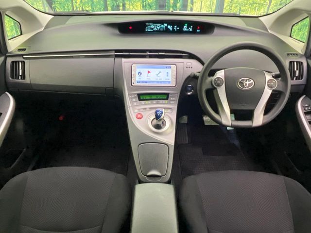 TOYOTA PRIUS 2013 Image 31