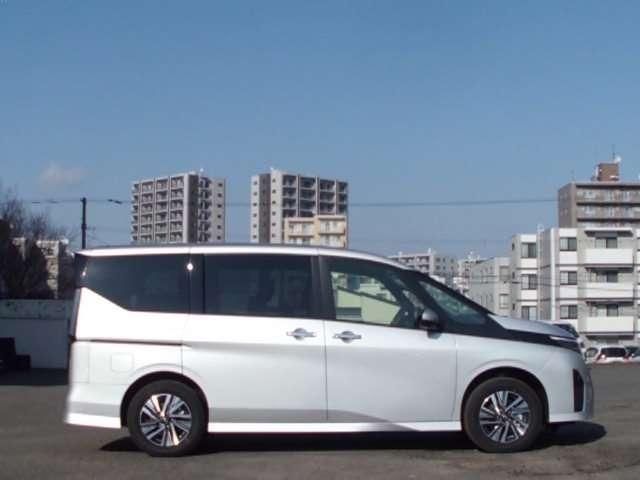 NISSAN SERENA  WG 4WD 2025 Image 31