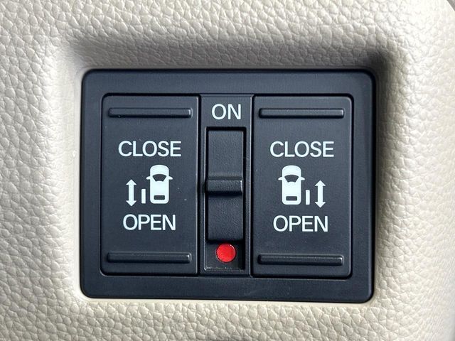 HONDA N BOX 2017 Image 31