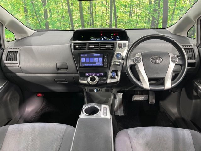 TOYOTA PRIUS ALPHA 2011 Image 31