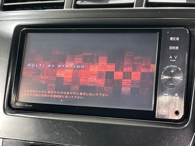 TOYOTA PRIUS ALPHA 2011 Image 31