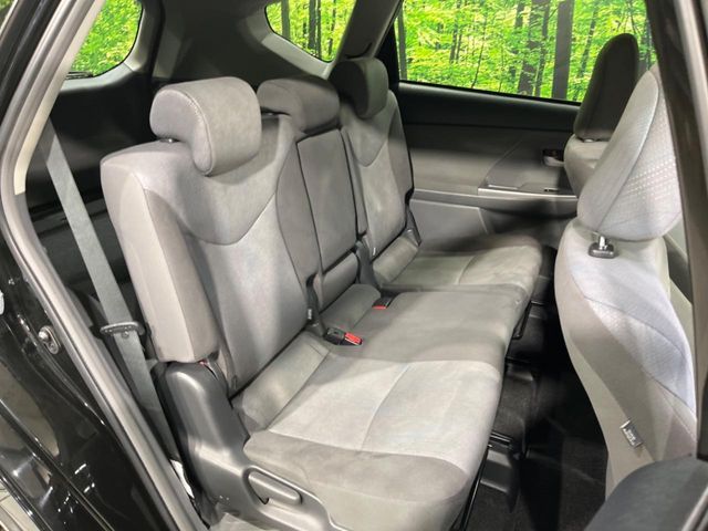 TOYOTA PRIUS ALPHA 2011 Image 31