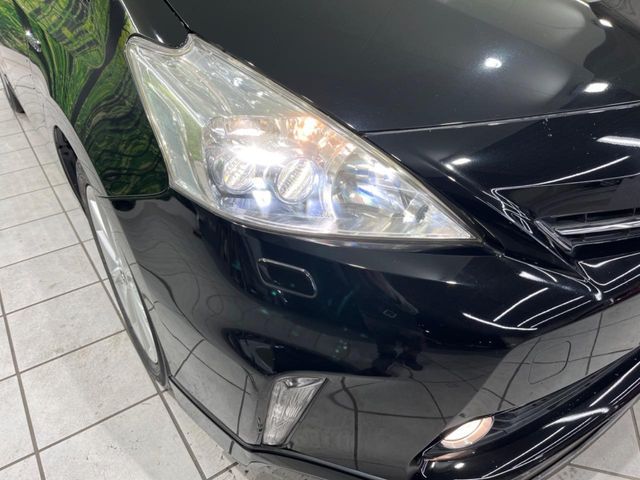 TOYOTA PRIUS ALPHA 2011 Image 31