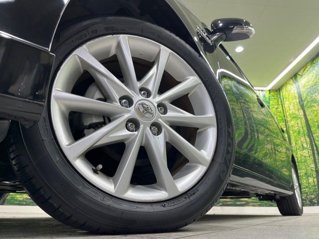 TOYOTA PRIUS ALPHA 2011 Image 31