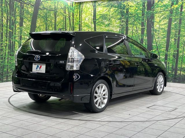 TOYOTA PRIUS ALPHA 2011 Image 31
