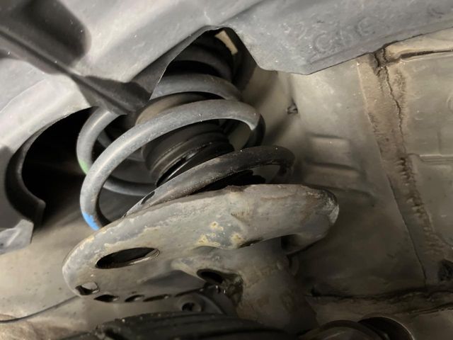 TOYOTA PRIUS ALPHA 2011 Image 31