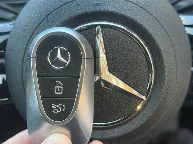 MERCEDES BENZ C CLAS 2022 Image 31