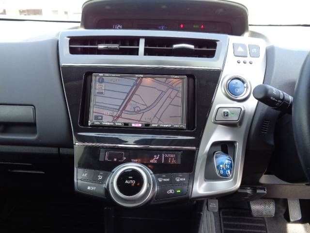 TOYOTA PRIUS ALPHA 2015 Image 31