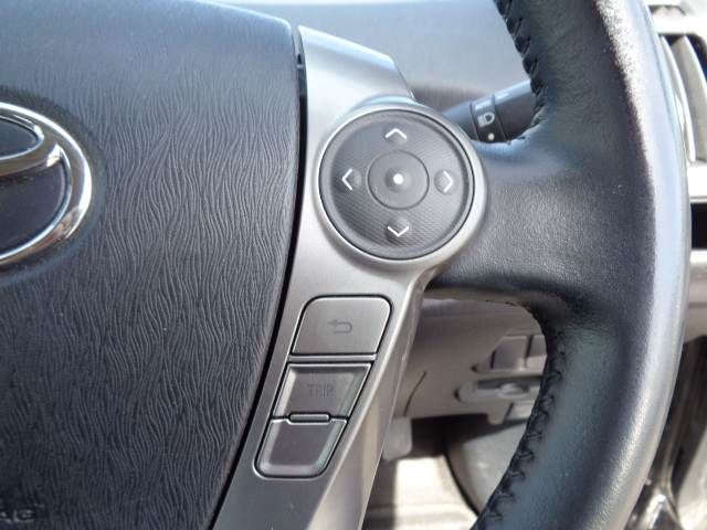 TOYOTA PRIUS ALPHA 2015 Image 31