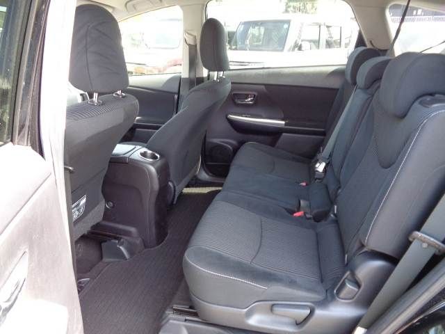 TOYOTA PRIUS ALPHA 2015 Image 31