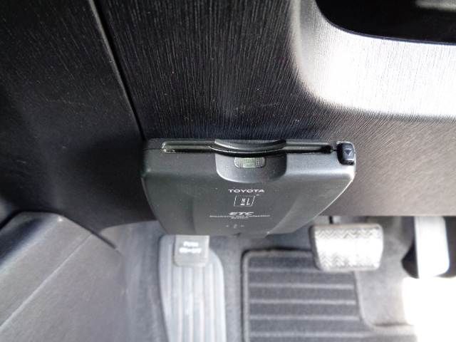 TOYOTA PRIUS ALPHA 2015 Image 31