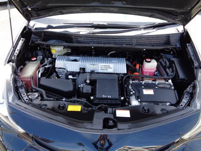 TOYOTA PRIUS ALPHA 2015 Image 31