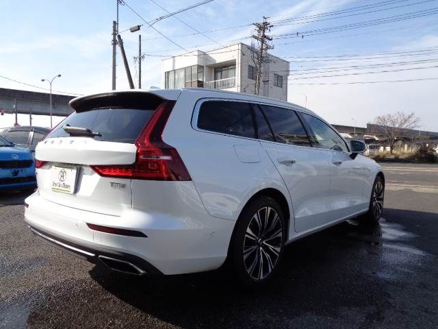 VOLVO V60 2018 Image 31