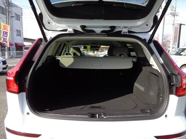 VOLVO V60 2018 Image 31