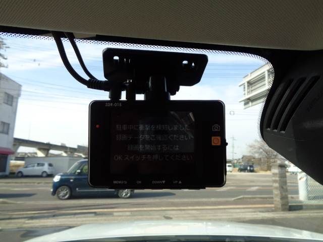 VOLVO V60 2018 Image 31