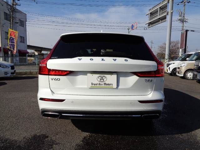 VOLVO V60 2018 Image 31