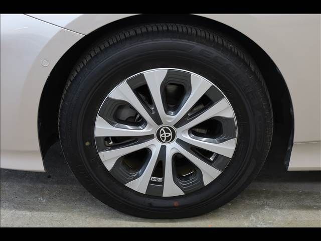 TOYOTA PRIUS 2019 Image 31