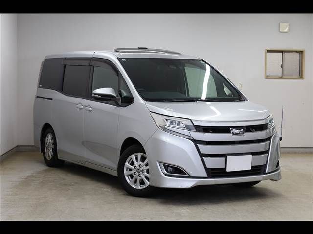 TOYOTA NOAH 2017 Image 31