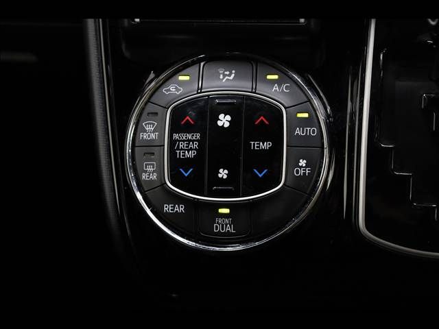 TOYOTA NOAH 2017 Image 31