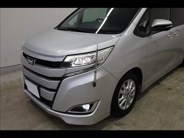 TOYOTA NOAH 2017 Image 31