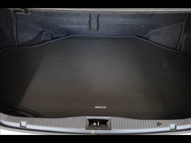 TOYOTA CROWN MAJESTA HYBRID 2013 Image 31