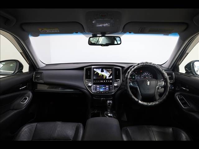 TOYOTA CROWN SEDAN HYBRID 2015 Image 31