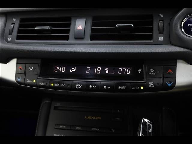 TOYOTA LEXUS CT200H 2011 Image 31