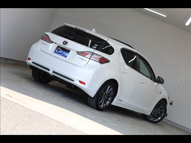 TOYOTA LEXUS CT200H 2011 Image 31