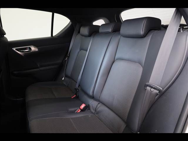 TOYOTA LEXUS CT200H 2011 Image 31