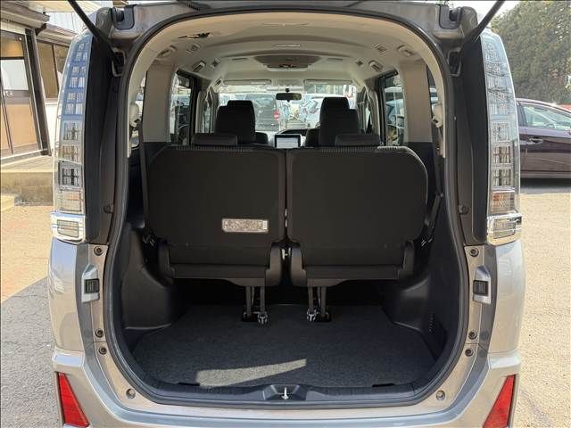 TOYOTA VOXY 2015 Image 31