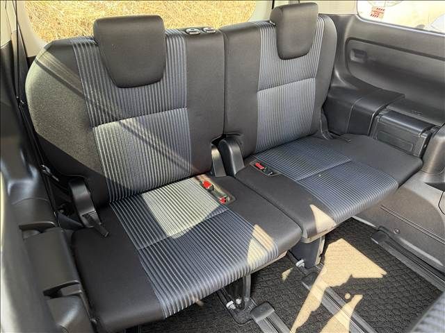 TOYOTA VOXY 2015 Image 31